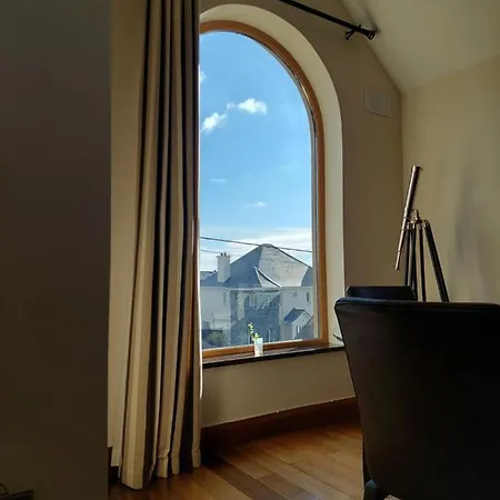 Ubytování v soukromí Luxury Penthouse En-suite At Salthill Bay Galway
