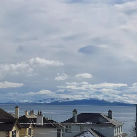 Ubytování v soukromí Luxury Penthouse En-suite At Salthill Bay Galway
